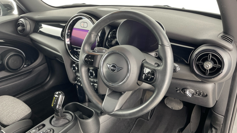 MINI Hatchback 135kW Cooper S Level 2 33kWh 3dr Auto Electric Hatchback